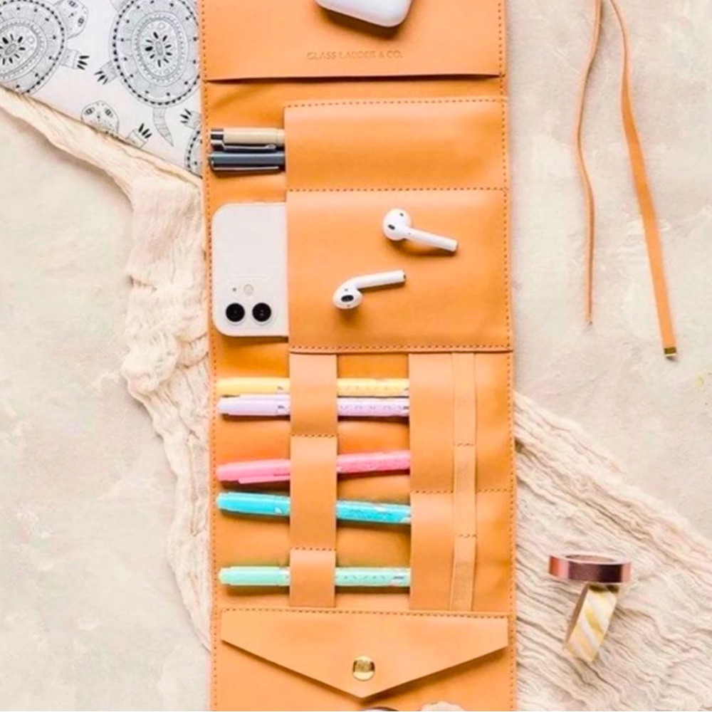 Glass Ladder Co Katherine Tech Organizer Roll Vegan leather new in box honey